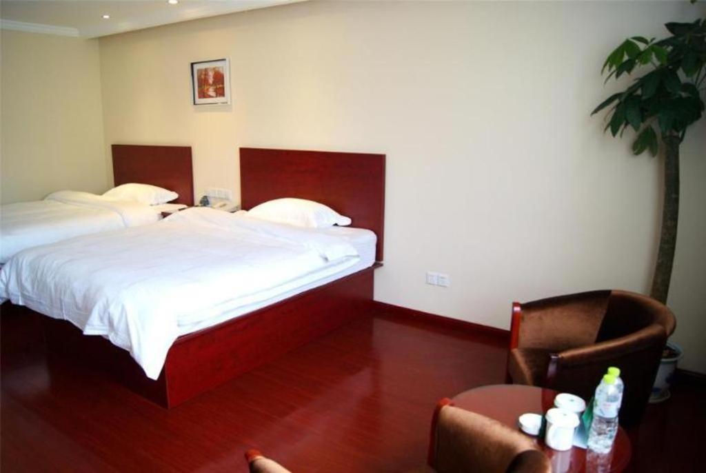 Greentree Inn Suzhou Railway Station North Square Haobainian Wedding Dress City Express Hotel Exterior photo
