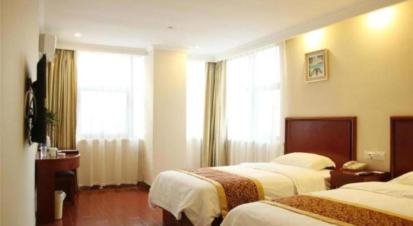 Greentree Inn Suzhou Railway Station North Square Haobainian Wedding Dress City Express Hotel Exterior photo