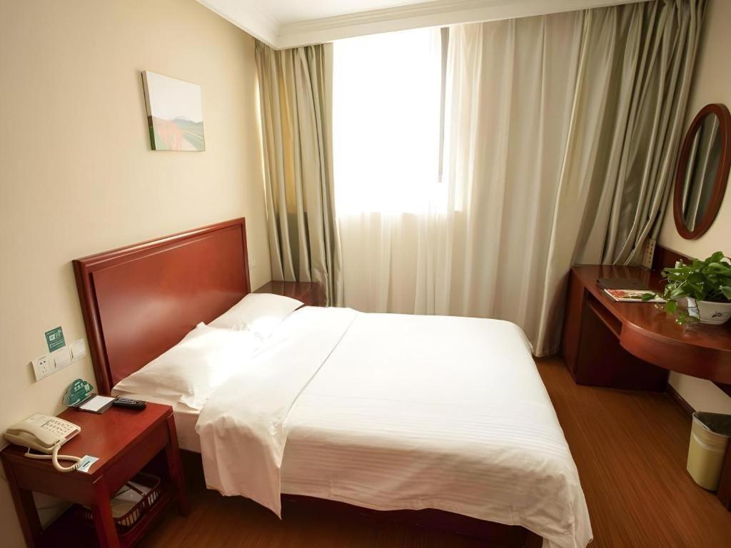 Greentree Inn Suzhou Railway Station North Square Haobainian Wedding Dress City Express Hotel Exterior photo