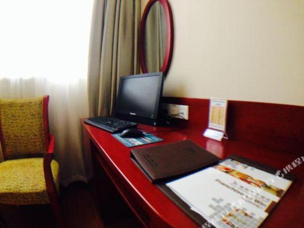 Greentree Inn Suzhou Railway Station North Square Haobainian Wedding Dress City Express Hotel Exterior photo