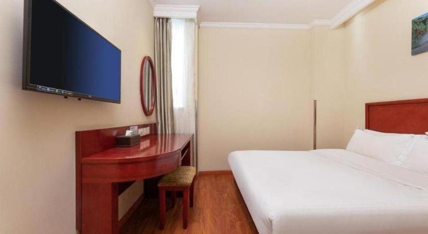Greentree Inn Suzhou Railway Station North Square Haobainian Wedding Dress City Express Hotel Exterior photo