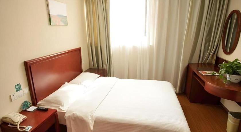 Greentree Inn Suzhou Railway Station North Square Haobainian Wedding Dress City Express Hotel Exterior photo