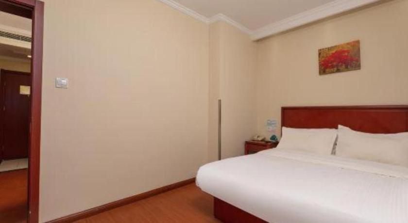Greentree Inn Suzhou Railway Station North Square Haobainian Wedding Dress City Express Hotel Exterior photo